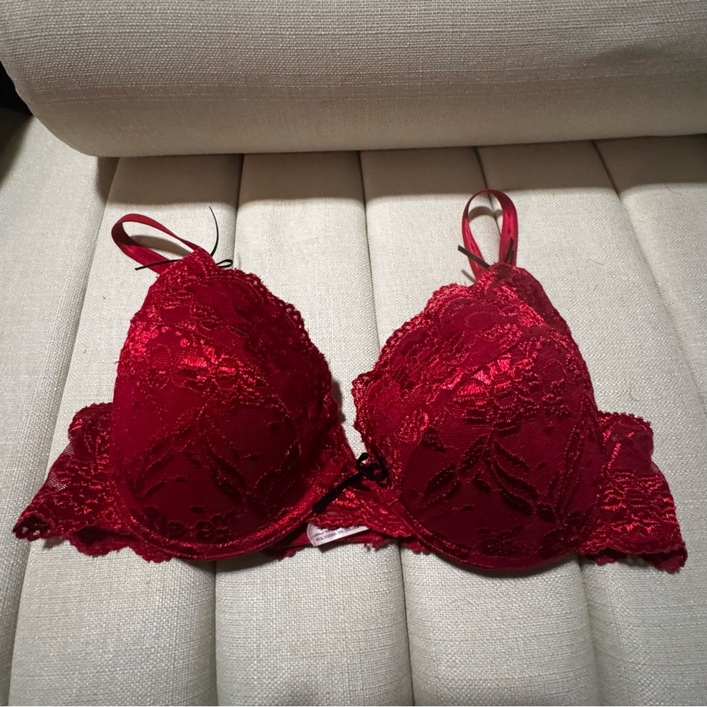 La vie en rose red lace bra size 36C